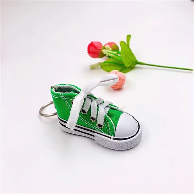 Cute Mini Sport Shoes Pendant Keychain Creative 3D Canvas Sneaker Tennis Shoe Keyrings Car Simulation Trinket Bag Key Ring