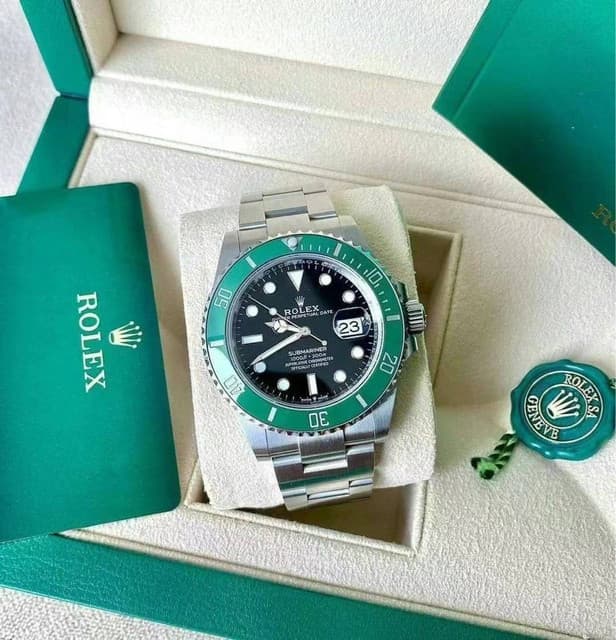 Description Yacht-Master 42 Oyster, 42 mm, white gold M226659-0002 Warranty: 7 Days Return Policy: Damaged product cannot be returned