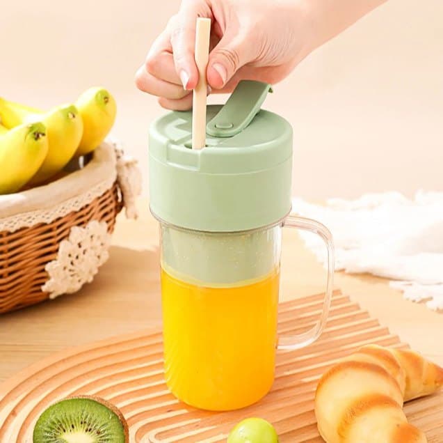 Electric USB-rechargeable mini blender For Making Juice