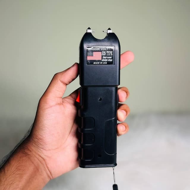 Self Defence Stun Gun-928 with Flashlight
